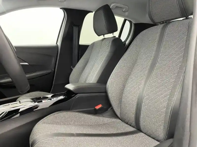 Peugeot 208 electrique 50 kwh 136ch — photo 14