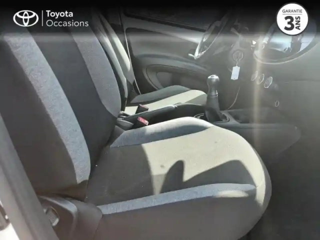 Toyota Aygo X 1.0 vvt-i 72ch dynamic — photo 6