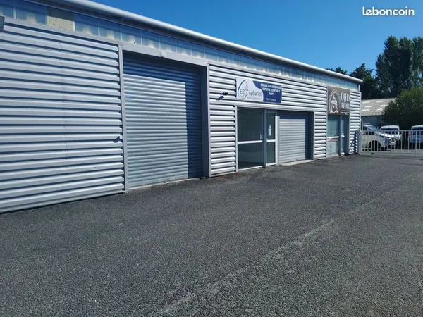 BUREAUX - LOCAL COMMERCIAL 110m²
