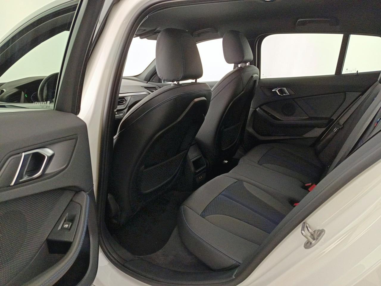 Bmw Serie 1 16i 109 ch dkg7 m sport — photo 18
