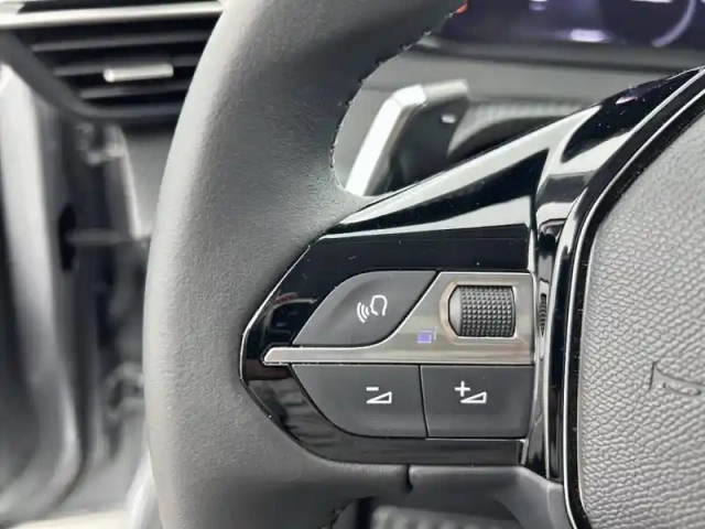 Peugeot 208 hybrid 100 e-dcs6 — photo 20