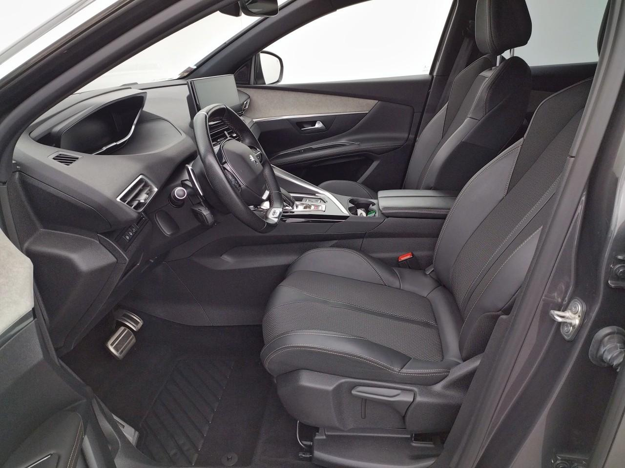 Peugeot 3008 puretech 130ch s&s eat8 gt — photo 10