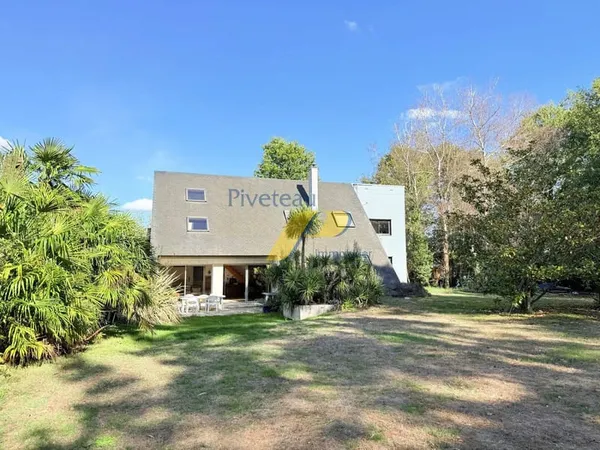 Maison 8 pièces 186 m²