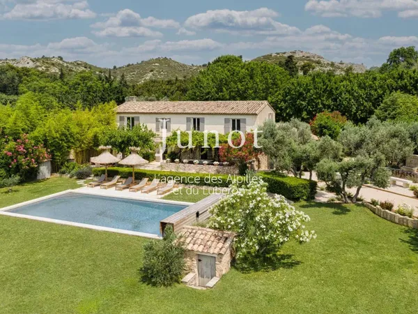 Maison 9 pièces 230 m²