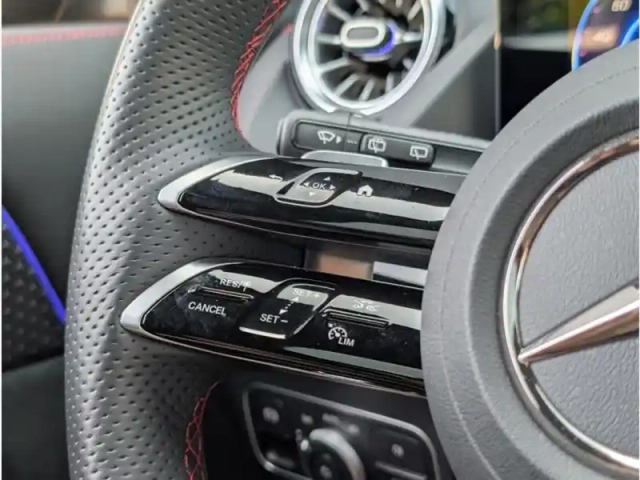 Mercedes Eqa 250+ — photo 33