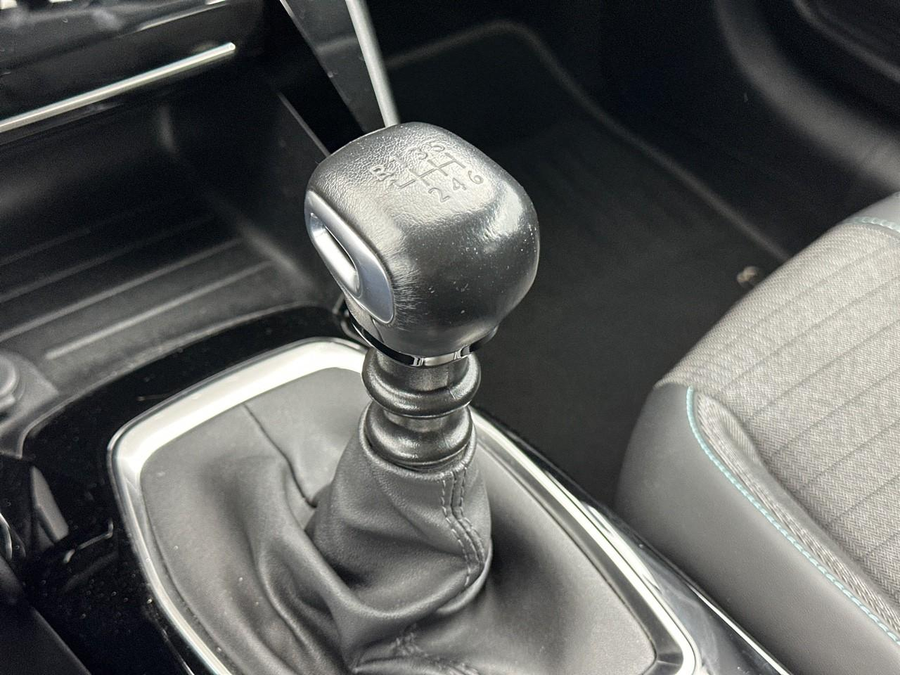Peugeot 208 bluehdi 100 s&s bvm6 allure business — photo 30