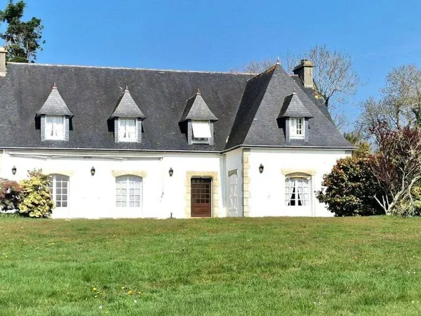 Maison 10 pièces 263 m²