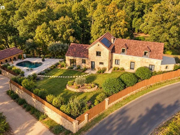 Propriété 14 pièces 407 m²