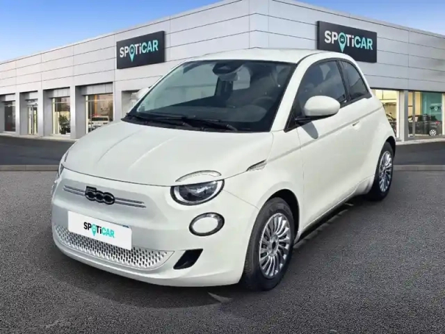 Fiat 500 e 95ch action