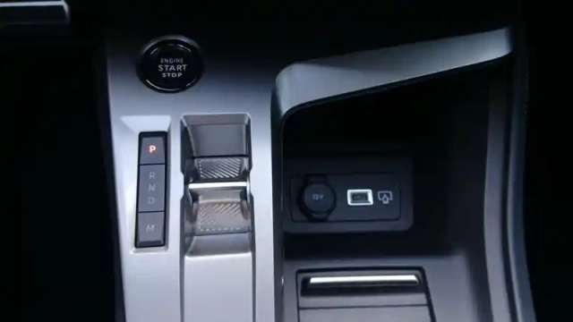 Peugeot 408 hybrid 145 e-dcs6 — photo 115