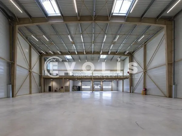 Local d'activité 527 m²