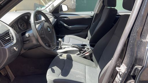 BMW X1 sDrive 18i 150 - Business – 2014 – 119432 km – Essence – Boîte Manuelle — photo 25