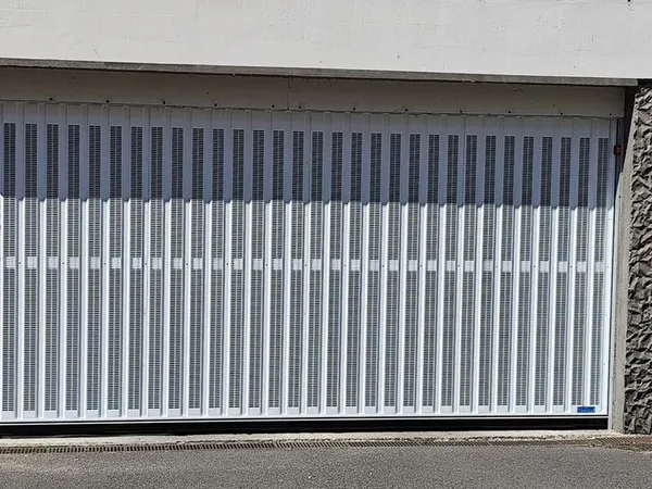 Place de parking couverte et sécurisée - proche de l'hôpital Bretonneau