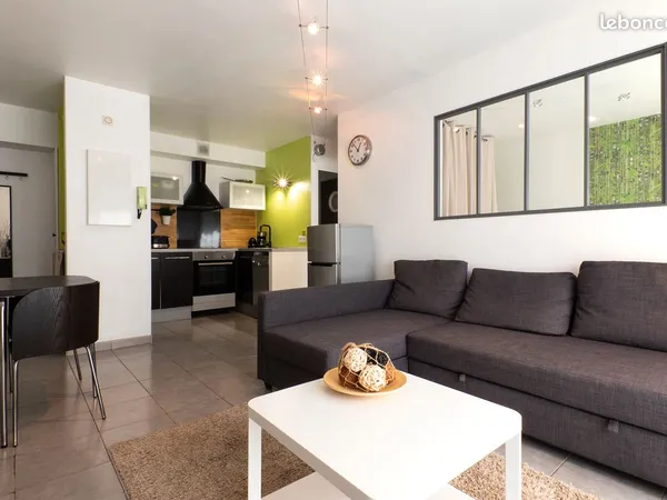 À vendre - Charmant T2 meublé et entièrement équipé à deux pas du centre historique