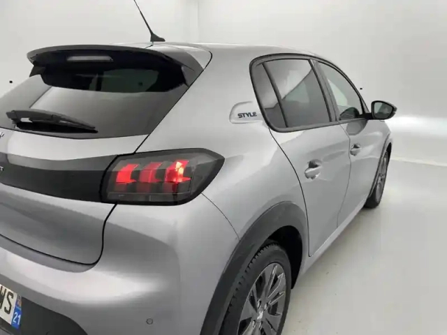 Peugeot 208 electrique 50 kwh 136ch — photo 95