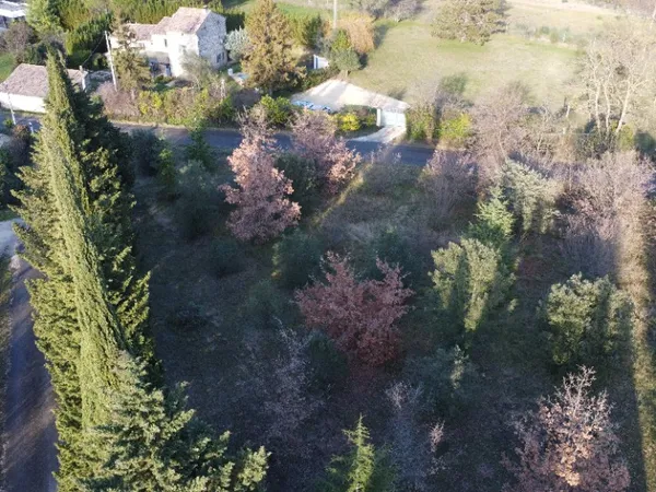 Terrain 1380 m²