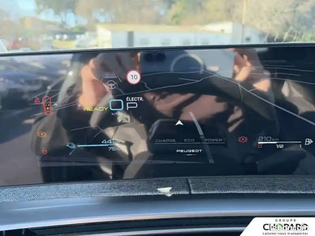 Peugeot 3008 plug-in hybrid 195 e-dcs7 — photo 31