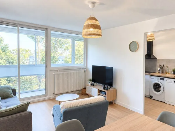 Chambre colocation meublée - Merignac - dispo immédiate