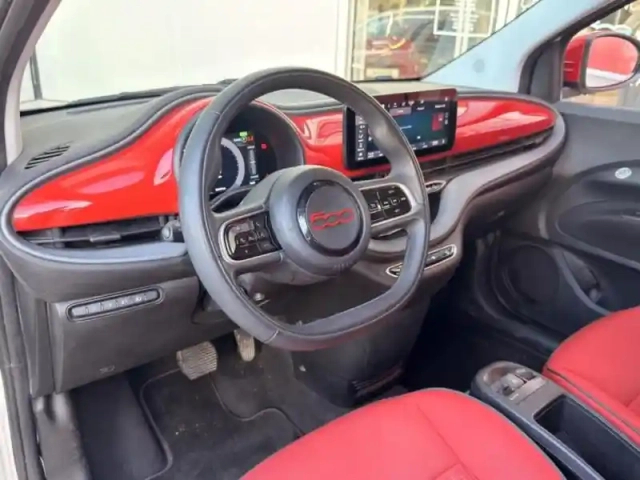 Fiat 500 e 95ch (red) my23 — photo 12