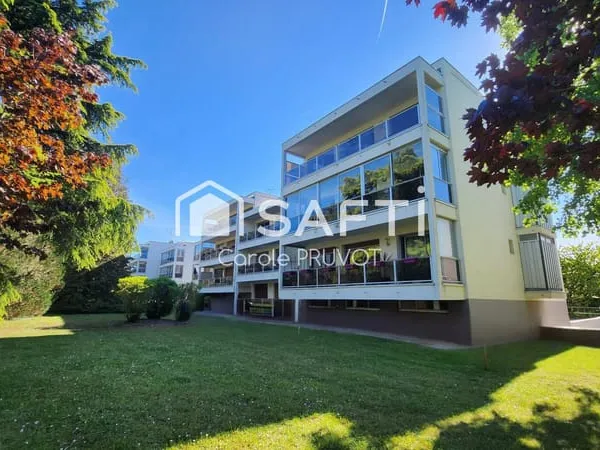 Freneuse - Appartement lumineux de 94m2 / 2 chambres / Balcon / Box