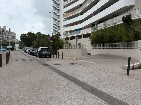 Location grande place de parking