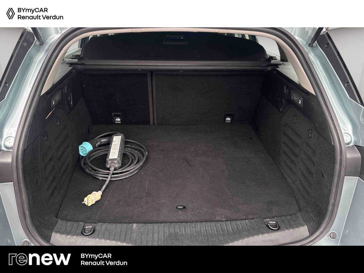 Renault Mégane IV Estate E-TECH Plug-In Hybride 160 — photo 12