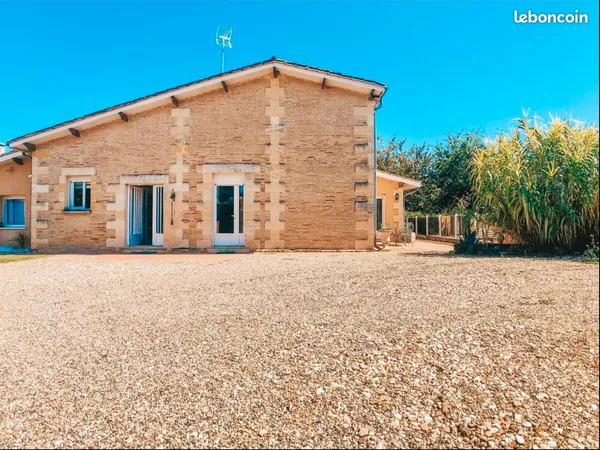 Grande maison de 220m² + dépendance (T2 40m²) + piscine chauffée