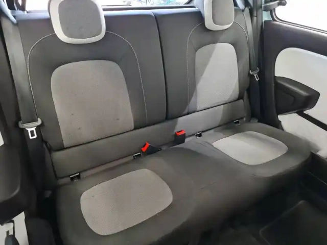 Renault Twingo iii e-tech — photo 36