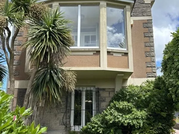 Maison 10 pièces 243 m²