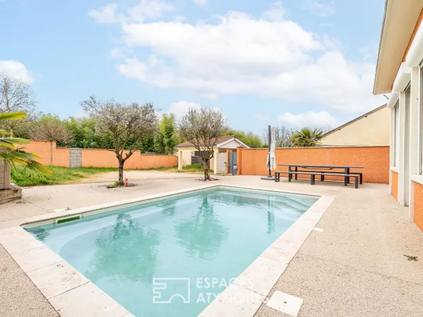 Maison familiale de 240m2 et sa piscine