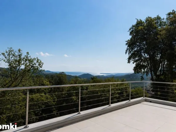 Maison/Villa T4 de 124 m² à Les Adrets-de-l'Estérel 83600