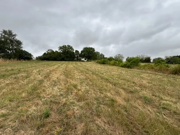 Terrain 848 m²