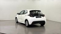 Toyota Yaris 116h Collection 5p MY22 — photo 8