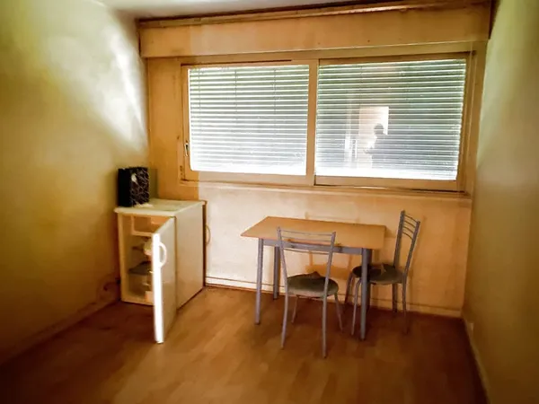 Studio, au rez de jardin dans un parc très recherché, invest