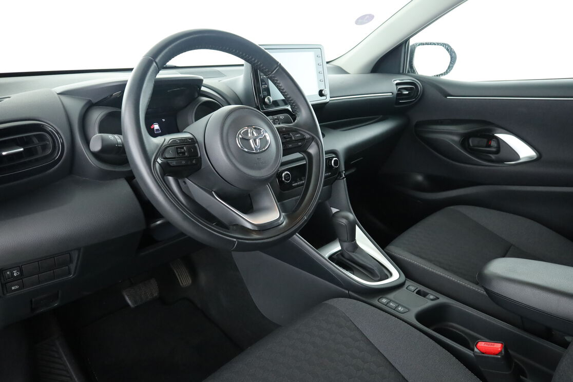 Toyota Yaris 1.5 Hybrid Design — photo 10