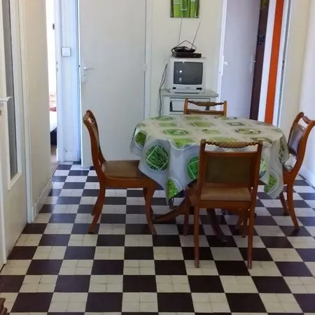 Libération-Location NICE- Chambre meublée étudiantes