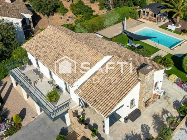 Vue mer - Piscine - Boulodrome - Garage et stationnement