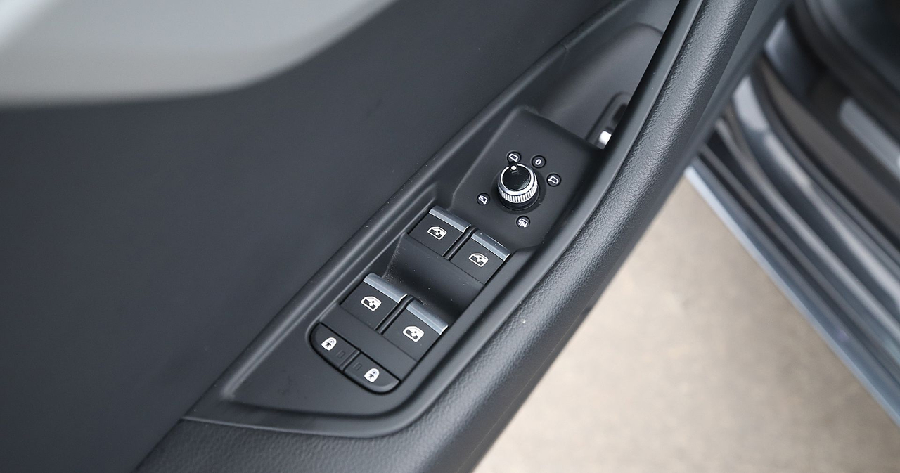 Audi A4 — photo 30