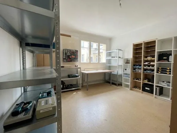 Appartement T3 à rénover de 64 m² au 1 er étage sans ascenseur d'une petite copropriété
