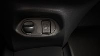 Toyota Yaris 100 VVT-i Dynamic 5p — photo 30