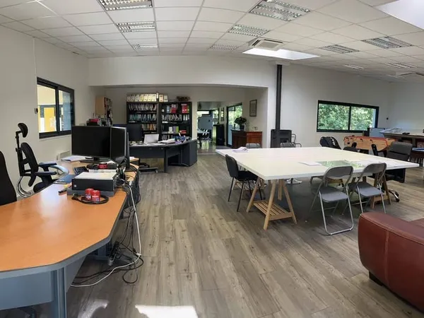Local 210 m²