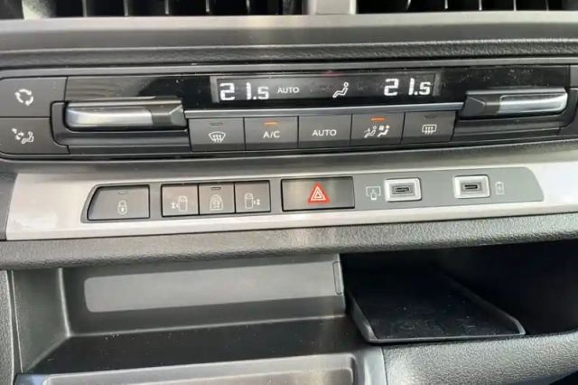 Citroën Spacetourer m diesel 180 ch automatique — photo 23
