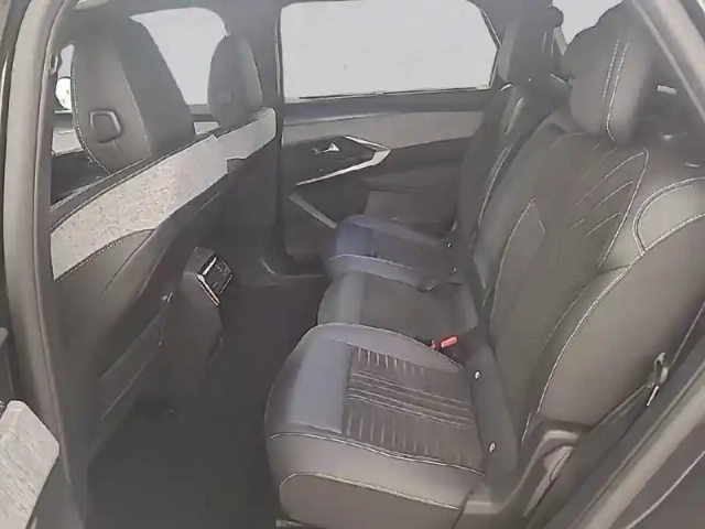 Peugeot 5008 electrique 210 ch 73 kwh — photo 12