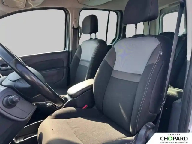 Renault Kangoo blue dci 115 — photo 11