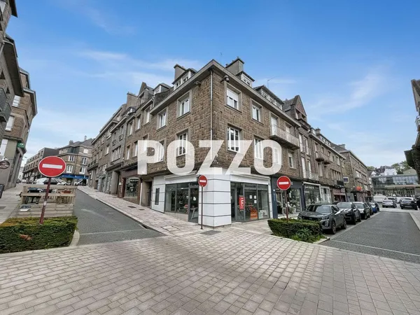 Local commercial 4 pièces 105 m²