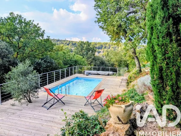 Maison 8 pièces 230 m²