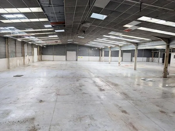 Local d'activité 3605 m²
