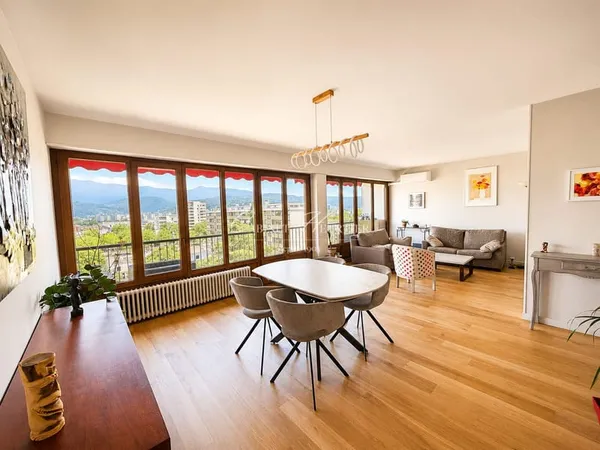 ECHIROLLES T4 DOMAINE JEAN JAURES DERNIER ETAGE EN PARFAIT ETAT