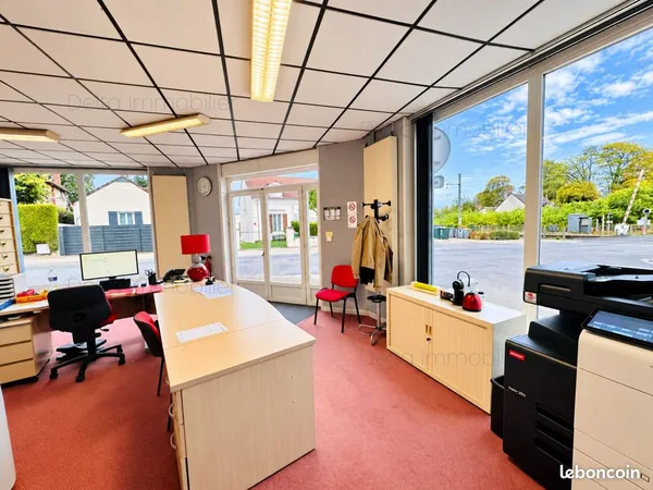 Ensemble immobilier, local commercial et maison attenante