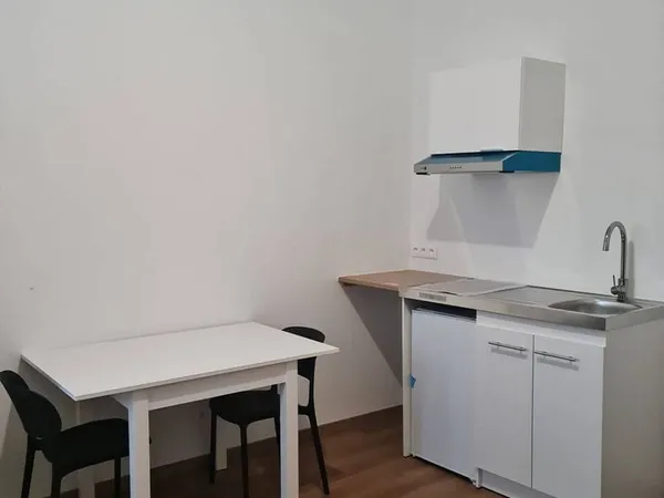 Studio 1 pièce 13 m²